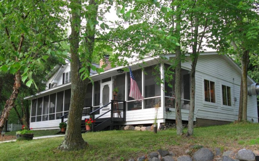 Stay Awhile Resorts, Cabins, and Other Stays in Whitefish