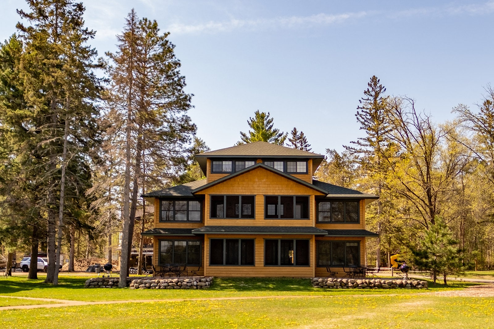 Clamshell Resort large cabin