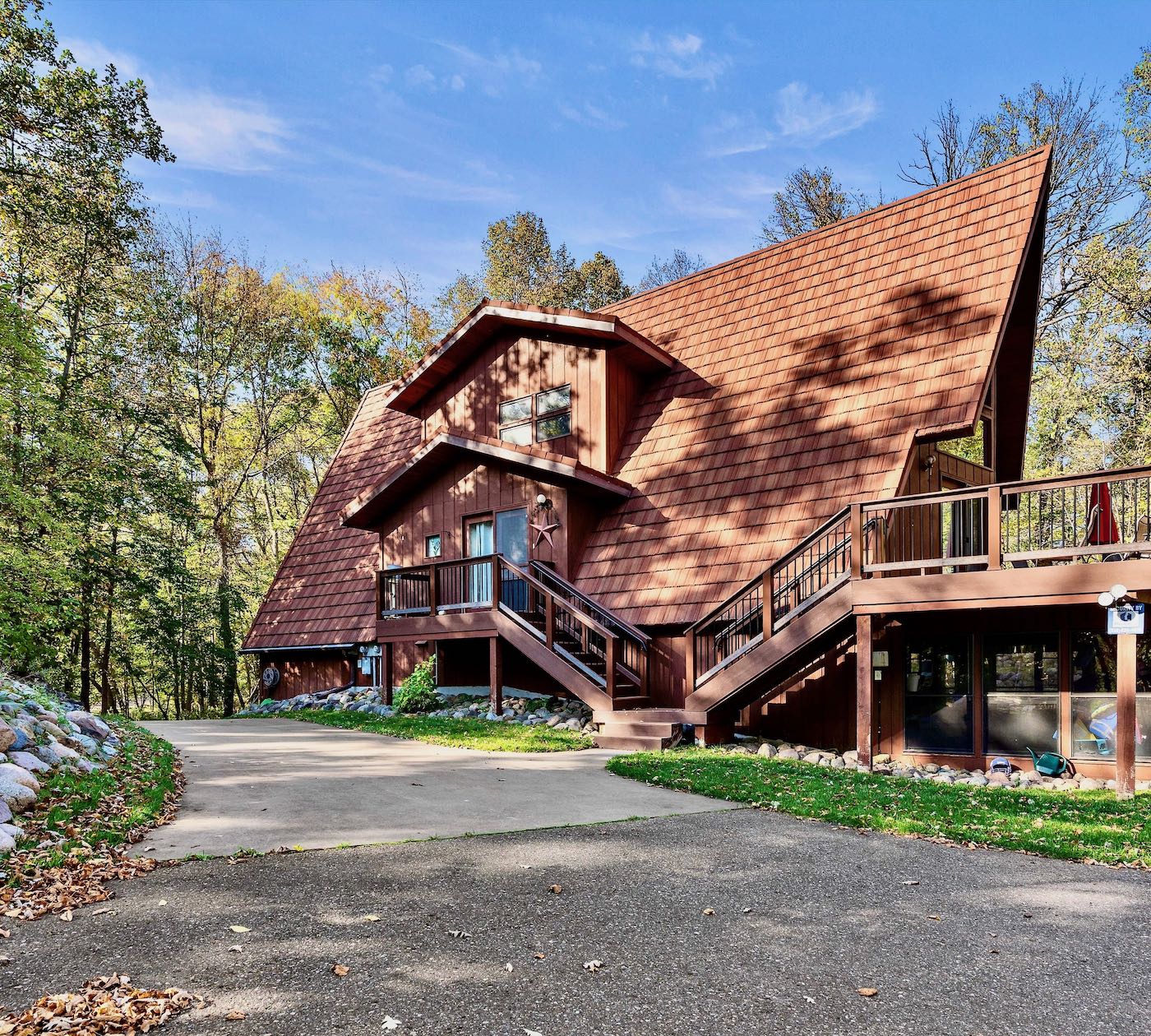 Chalet-Style Home on Star Lake