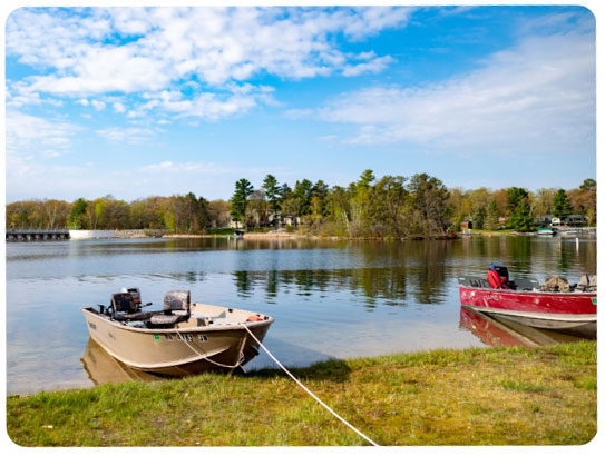 The whitefish chain of lakes, lake life with boats